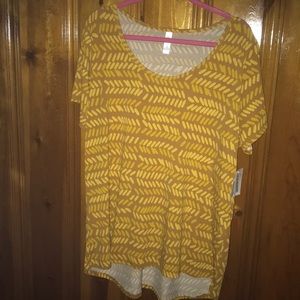 Brand new w/Tags. Lularoe Classic T sz 2XL